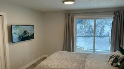 Courtenay Apartment | True Ski-In-Ski-Out Rare 3-Bed Condo