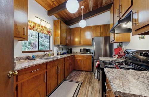 Volcano House | Two charming homes on one lot - nature walks, meditation spots and gardens