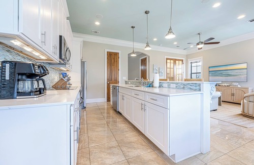 Villa Lago House | Two Golf Carts ~ Pet Friendly Resort House