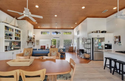 Saint Simons Island House | Ultimate Multi-Family Beach House! 6 bed/3 bath!
