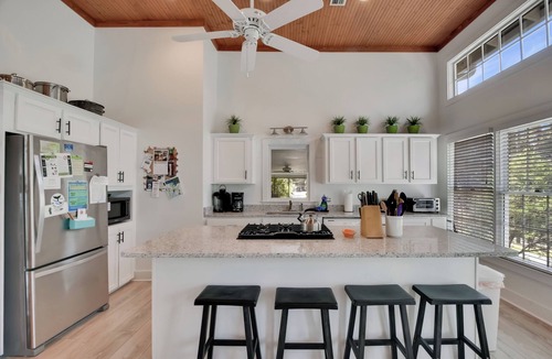 Saint Simons Island House | Ultimate Multi-Family Beach House! 6 bed/3 bath!