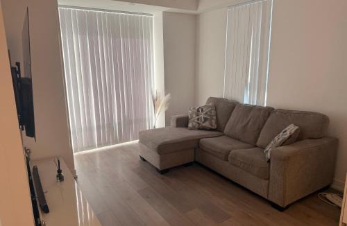 Vaughan Apartment | Uniqueplace