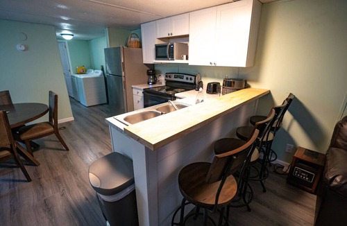 Newtown House | Unit B – Trailside ATV Stay w/Firepit, Sleeps 10