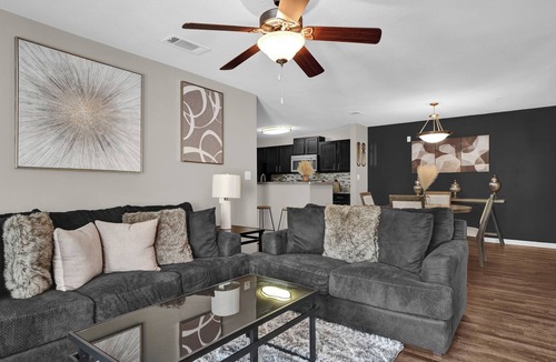 Crestline Heights Apartment | Upscale 3BR Home | Near The Summit.