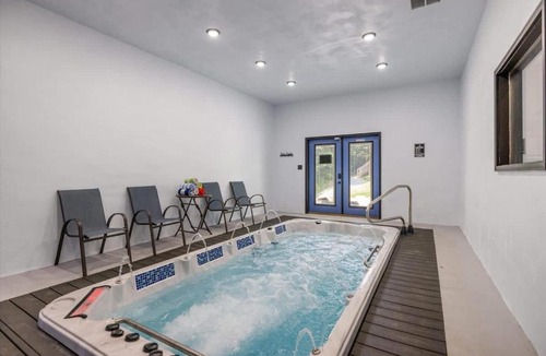 Pigeon Forge House | Villa De Luxe by Beyond Expectations w Pool