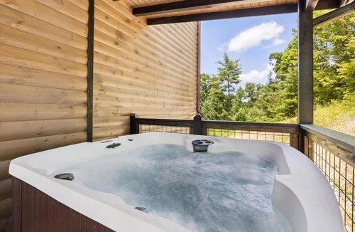Pigeon Forge House | Villa De Luxe by Beyond Expectations w Pool