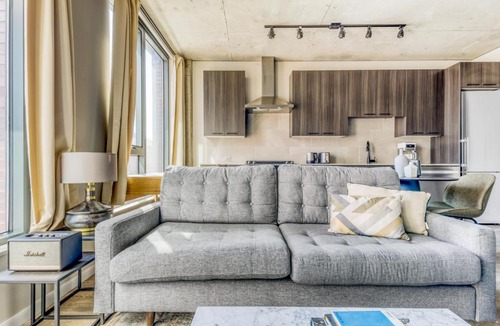 West Loop Apartment | W Loop Studio w Pool Gym WD nr the L CHI-190