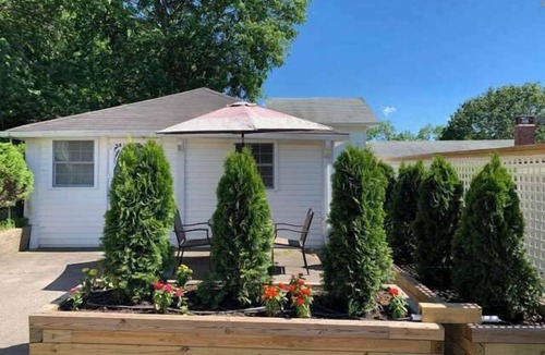 Wading River House | Wading River Beach Studio | Steps to Shore, Sleeps 2