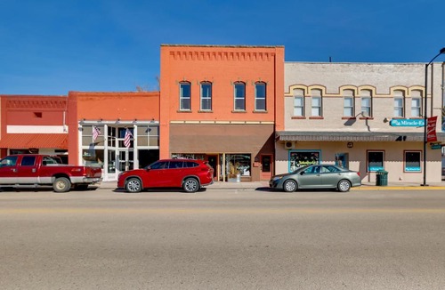 Emmett Apartment | Walk to Shops & Eats: Charming Dtwn Emmett Apt!