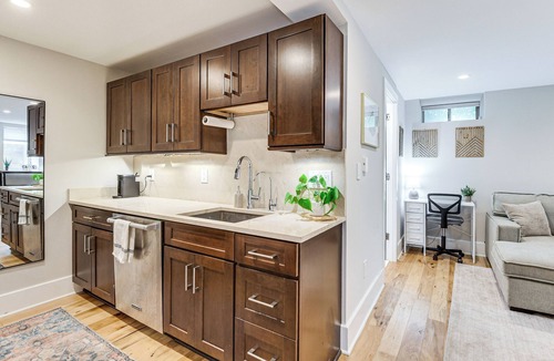 Adams Morgan Apartment | Walkable DC Stay! Stylish Studio in Adams Morgan