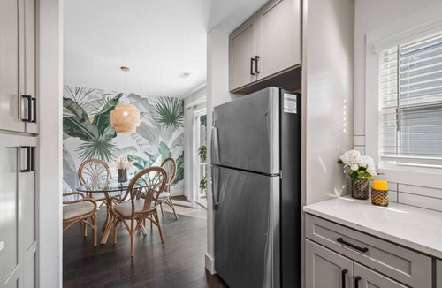 Charlotte House | Walkable Uptown Boho Retreat