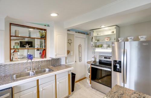 Warwick Apartment | Warwick Apt w/Waterfront View, Walk to Marina!