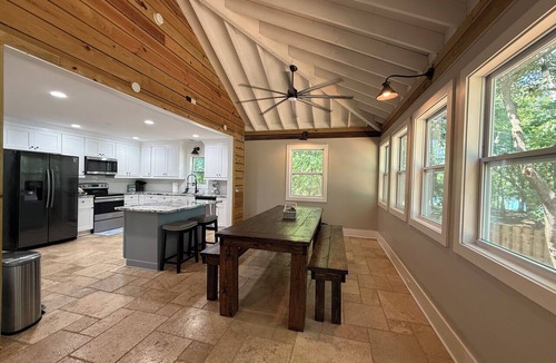 Gainesville Cottage | WATER FRONT 3-bedroom cottage on Lake Lanier