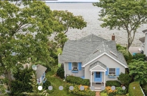 Aquebogue Cottage | Water front Beautiful Beach cottage on Peconic Bay