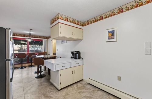 Fortunes Rocks House | Water views! Walk to Beach - Deck - Pet Friendly