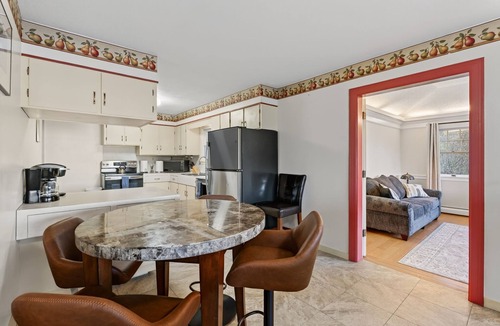 Fortunes Rocks House | Water views! Walk to Beach - Deck - Pet Friendly