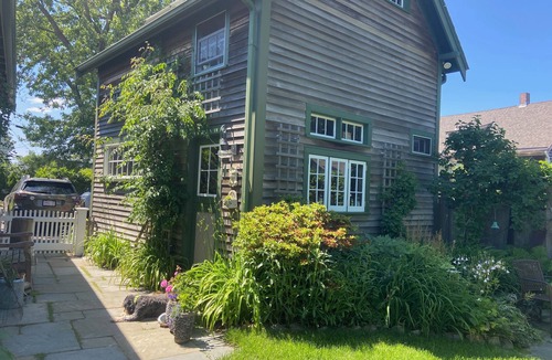 Gloucester House | Waterfront charming home in RockyNeck,Gloucester 4-bedroom