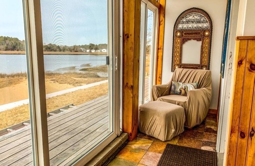 Onset Cottage | Waterfront comfy 2BD cottage w/direct access to private beach & amazing Bayview