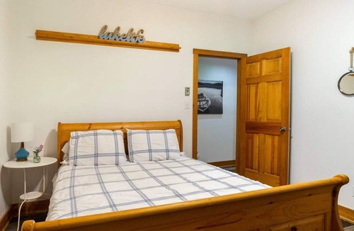 Glen Huron House | Waterfront Cottage - Lower Unit - 2 Bedroom - Private Beach