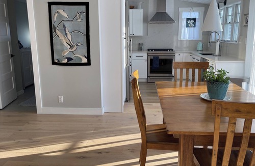 Bristol House | WATERFRONT Cottage ON THE BAY– Stunning Views & Steps to Beach, Park & Bike Path