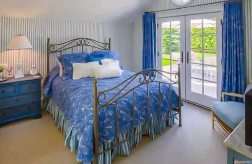 Essex Village Cottage | Waterfront Cottage