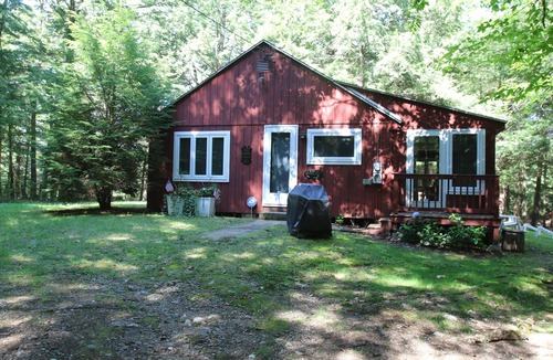 Fitzwilliam Cottage | Waterfront Cottage on Scenic Sportsman Pond