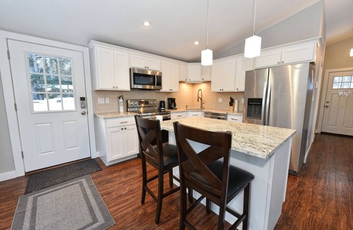 Chocorua House | Waterfront Duplex on Chocorua Lake w Kayaks, Fire Pit & Hot Tub - Must Visit!