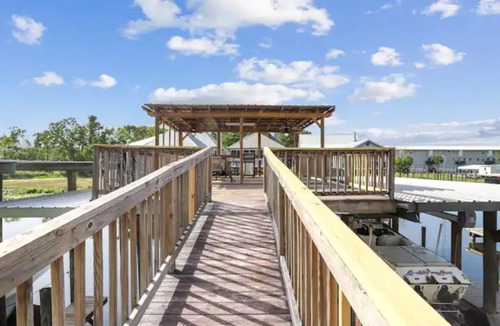 Springfield House | Waterfront Getaway on the Tickfaw River