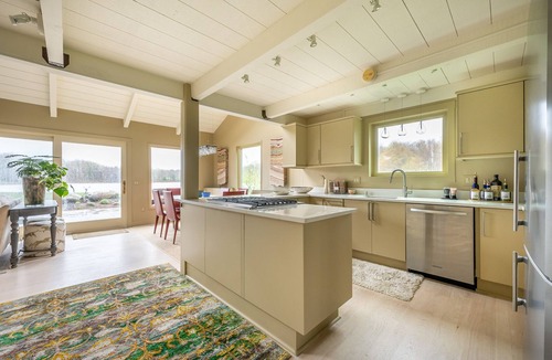 Sandisfield House | Waterfront oasis in heart of Berkshires