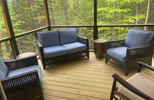 Campton Ski Chalet | Waterville Estates New, Charming Pine Chalet, sleeps 8 includes 2 passes