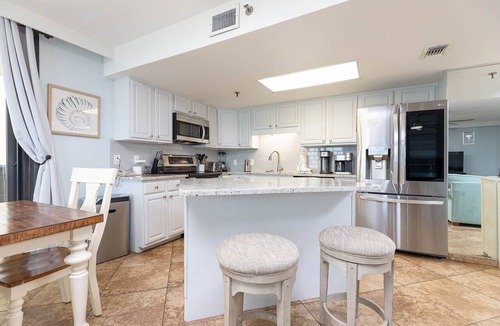 Orange Beach Condo | *WEEKLY SPECIALS!* Phoenix III - 7th Floor - 3 Bedroom