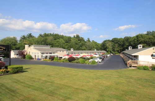 Moody Hotel | Wells-Ogunquit Resort Motel & Cottages
