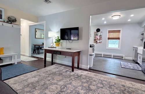 Highland Falls House | West Point Themed 3 Queen Bedroom 2 Bath at Thayer Gate