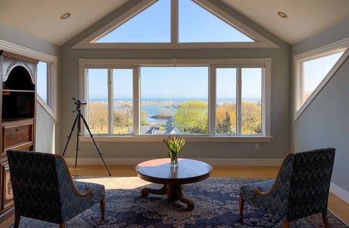 Westerly House | Westerly Beach House with Spectacular Views