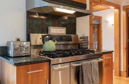 White River Junction House | Wheelock Farmhouse with Fireplace, Pet-Friendly
