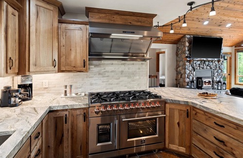 Lincoln County House | Where Your Gathering Meets the River—Only 20’ Away