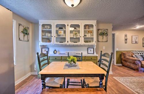 Broken Bow House | 'Whispering Oaks' Broken Bow Cottage Near Hiking!