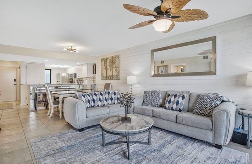 Orange Beach East Condo | Wind Drift Orange Beach - Bay Views - Boat Slips - 3BR Dual-Waterfront Sleeps 11