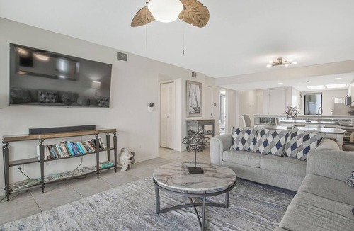 Orange Beach East Condo | Wind Drift Orange Beach - Bay Views - Boat Slips - 3BR Dual-Waterfront Sleeps 11