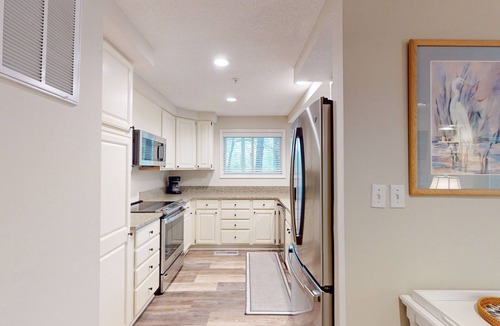 Palmetto Dunes Villa | Wonderfully Updated Two Bedroom Villa Close to Pool and Beach!