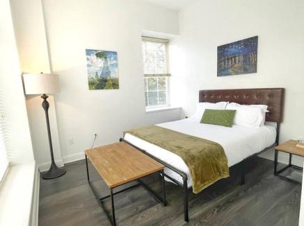 Downtown Apartment | Yale Modern Downtown Chateau