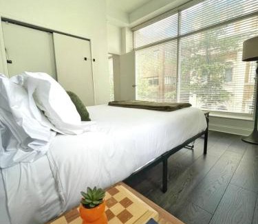 Downtown Apartment | Yale Modern Downtown Chateau