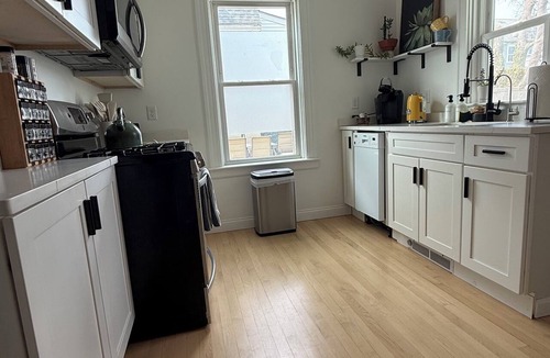 Edgewood Apartment | Zen & Cozy Waterfront Cottage