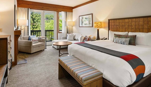 1326 Studio Last Run Lodge | Spruce Peak Lodge | Mountain Views @ The Stowe Mountain Resort