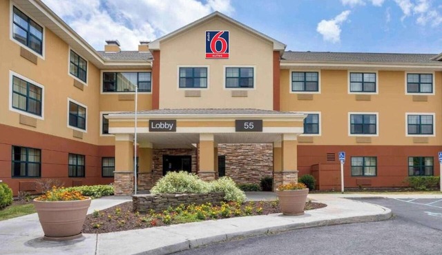 2 Queen Beds, Smoking| Kitchen| Studio 6 Fishkill