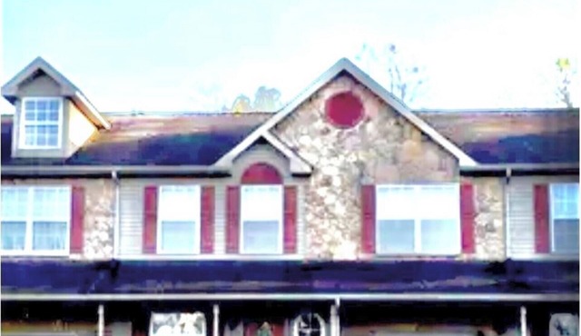 3-bedroom townhome in serene Vineland with AC comfort