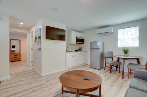 3 Mi to Beaches: Peaceful Wareham Getaway