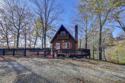 A Hidden Gem! Couple’s Escape w/Dale Hollow Views