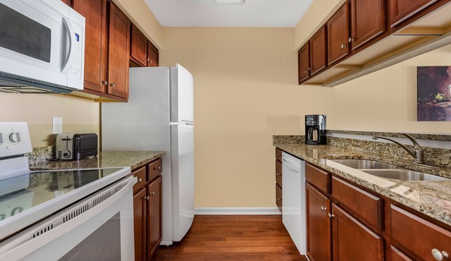 A Must-Experience Vacay! 2 Units w/Kitchens, Pool, Sports Courts, Free Parking!