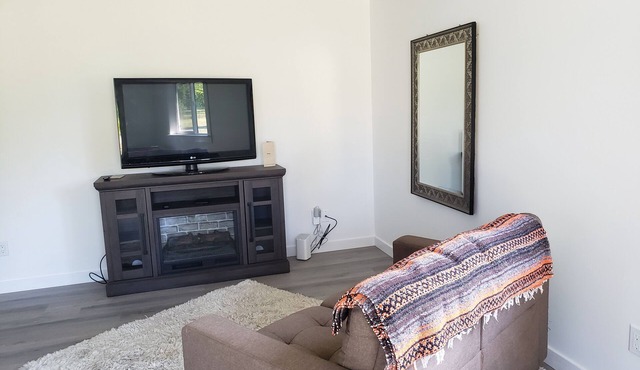 A private self contained cottage on a 2 acre farm.n